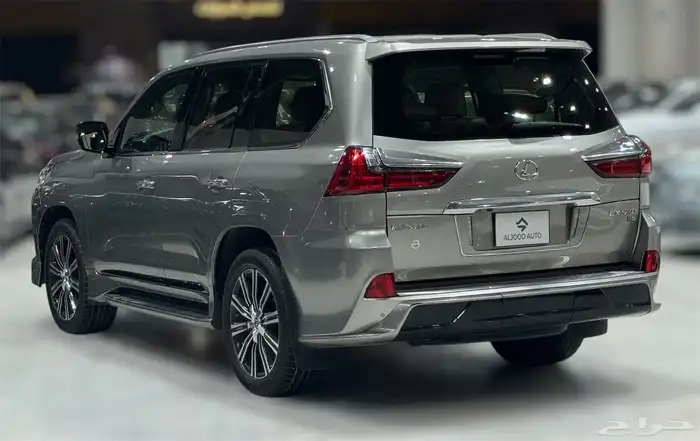 جيب لكزس LX570 موديل 2018 فل كامل مستعمل . 5