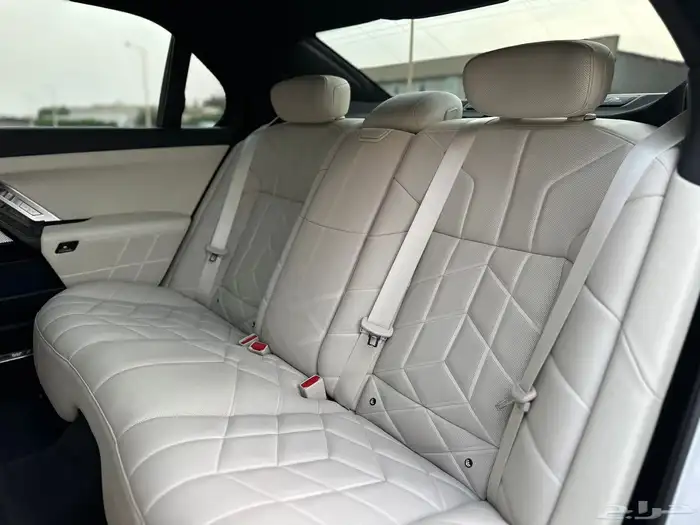 BMW 735i KIT M 2024 ناغي 18