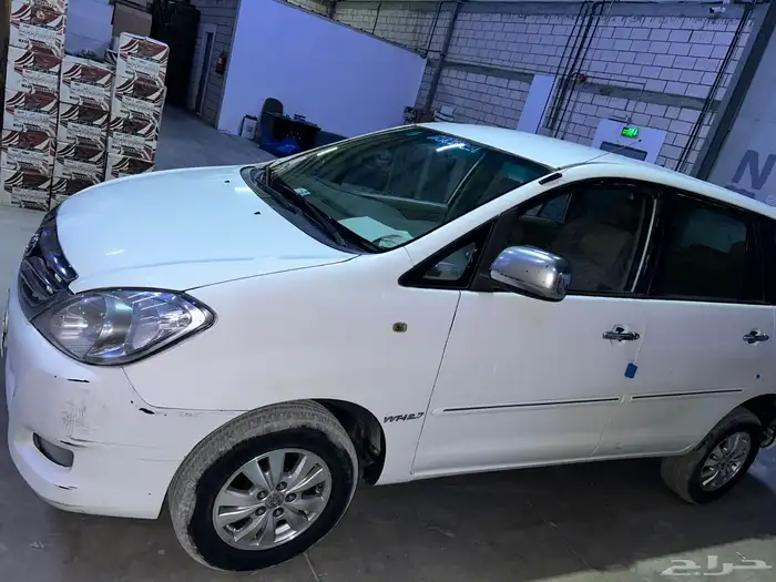 Toyota Innova 2011 3