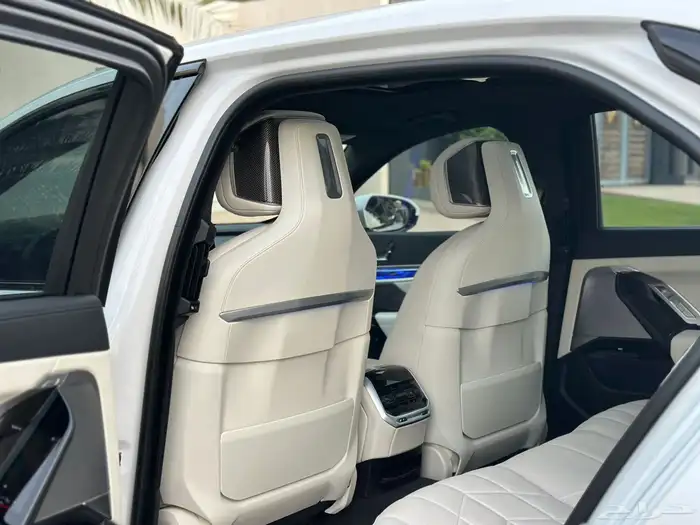 BMW 735i KIT M 2024 ناغي 16