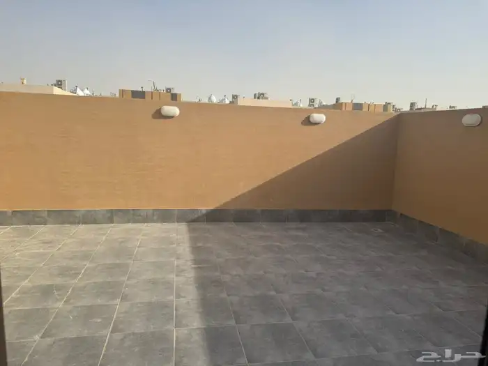 للايجار شقة حي النرجس جديدة 4