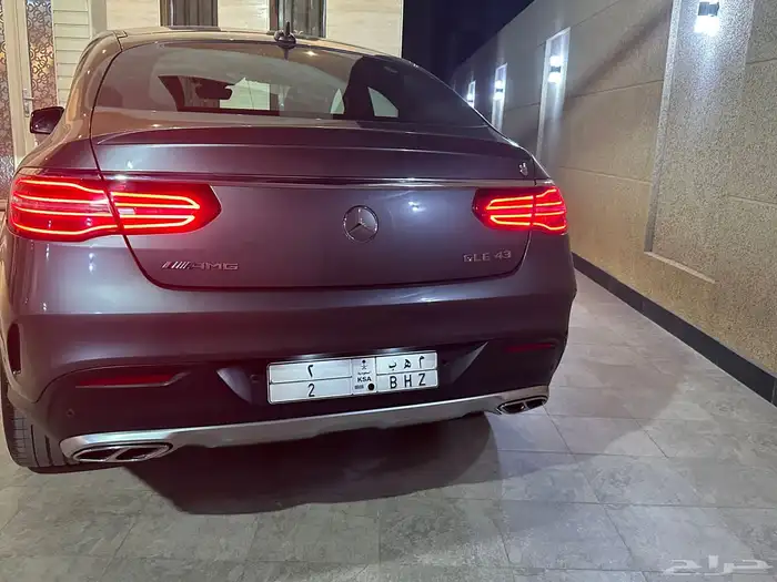 سياره مرسيدس GLE43 للبيع المستعجل 12