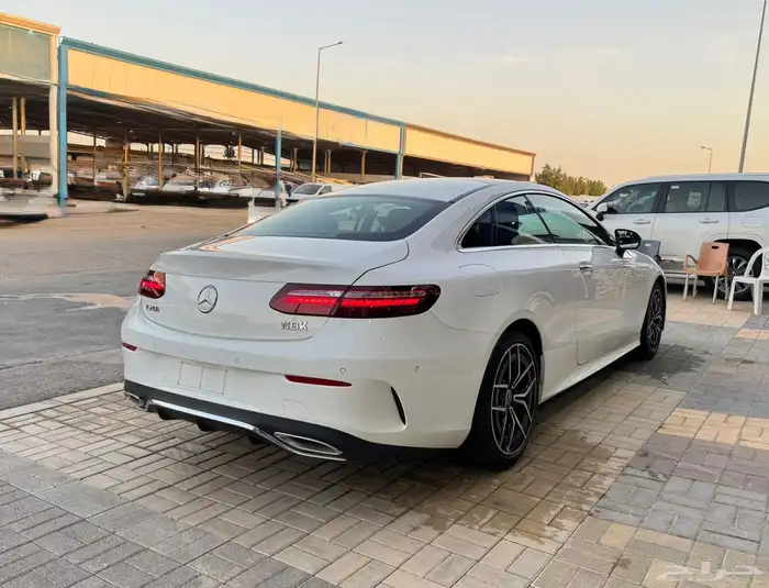 مرسيدس E200 2022 Coupe عداد 13 الف شبه جديد 2