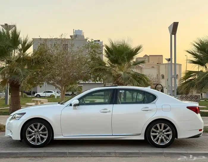 لكزس GS350 سعودي 2014 بحالة الوكاله 4