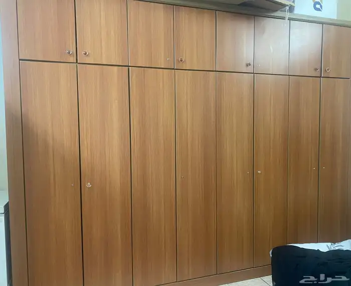 دولاب ملابس نظيف 0