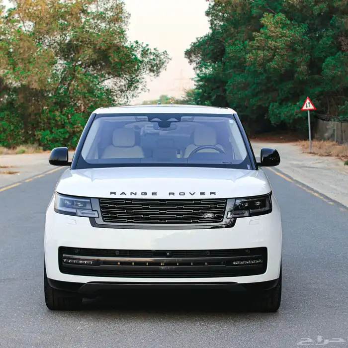 رنج روفر فوجSE 6Vموديل 2023في الإمارات 1