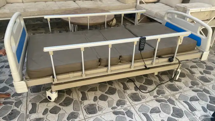 سرير طبي كهربائي 1