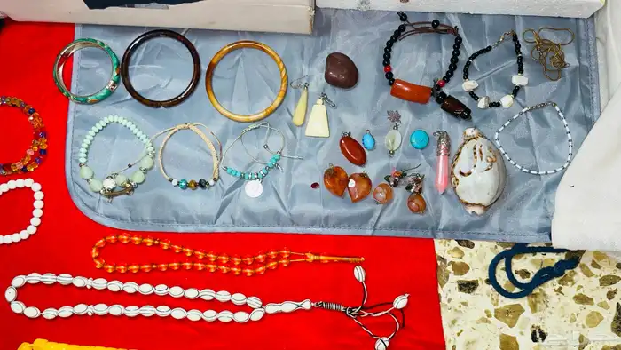 احجار كريمه وقلايد قديمه 29