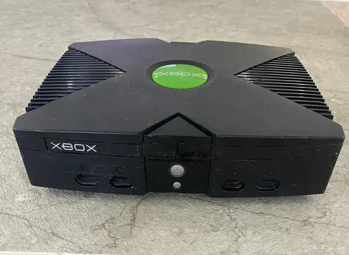 اكس بوكس مايكروسوفت قديم 2001 0
