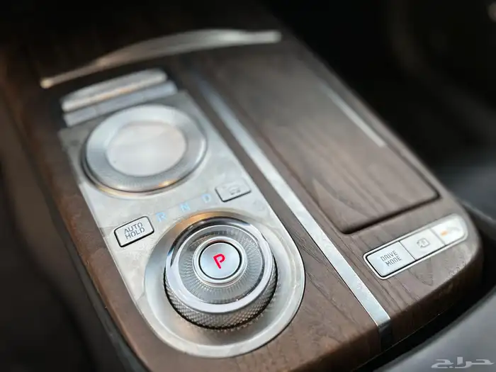 جينسس رويال بلس V6 شاشات خلفية بحالة الجديد 23