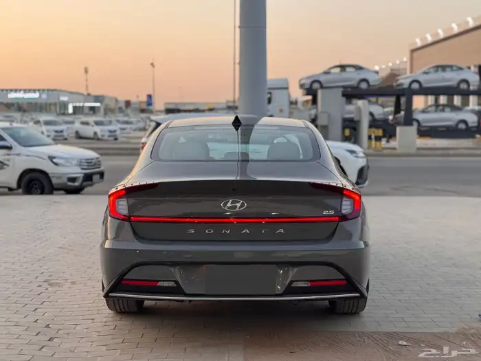 هيونداي سوناتا 2022 اسمنتي سمارت (( تم البيع )) 6