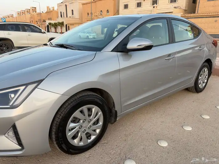 للبيع اللنترا 2020 وكاله مكينة كبيرة 2.0 8