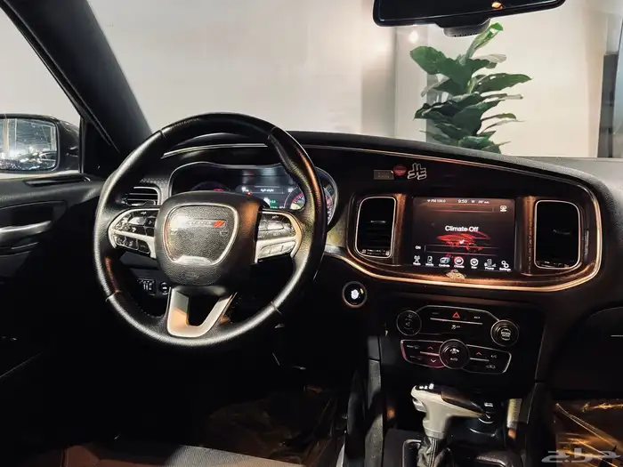 تشارجر 2015 RT بحاله ممتازه V8 12