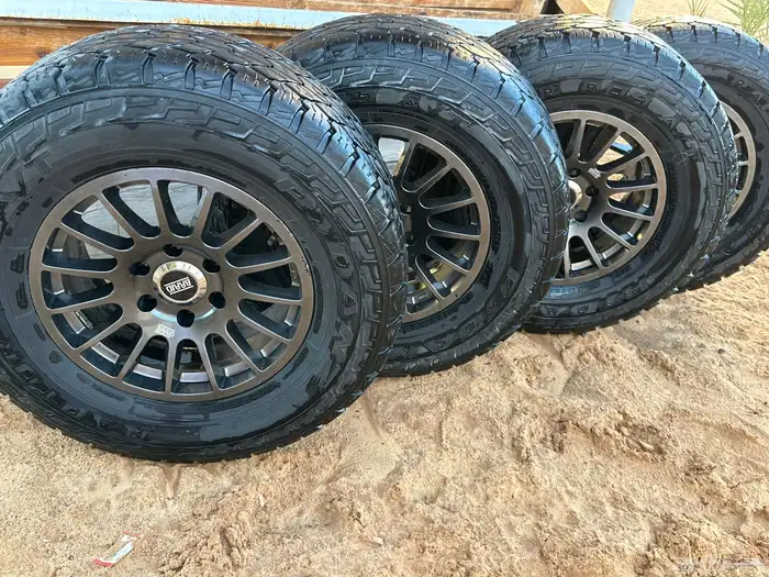 كفرات نص حجري مع بجنوط برايد مع الصواميل 0