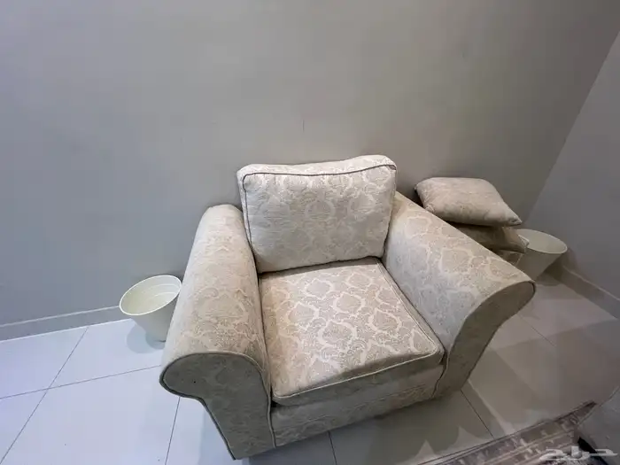 طقم كنب وسراير بيع عاجل بالمروج 3