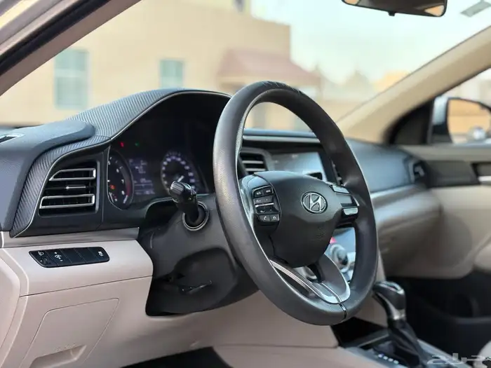 للبيع اللنترا 2020 وكاله مكينة كبيرة 2.0 25