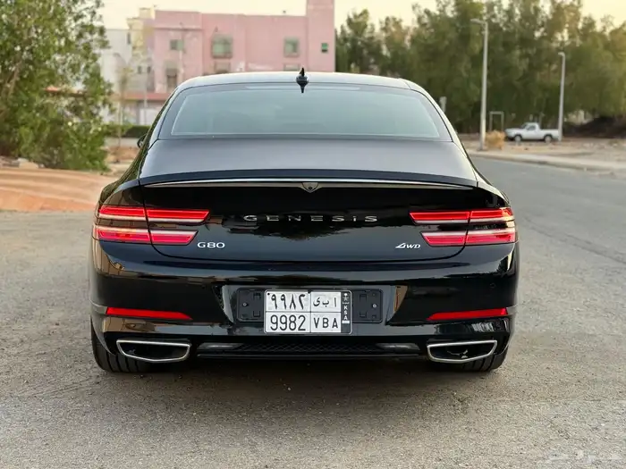 جينسس رويال بلس V6 شاشات خلفية بحالة الجديد 5