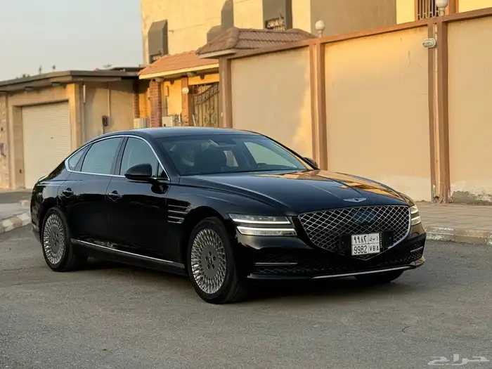 جينسس رويال بلس V6 شاشات خلفية بحالة الجديد 1