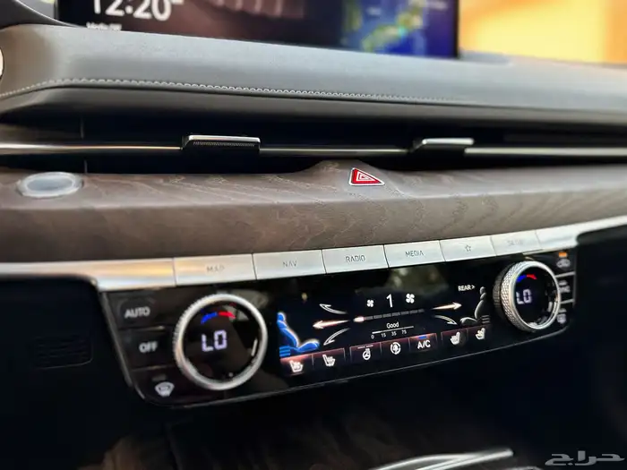 جينسس رويال بلس V6 شاشات خلفية بحالة الجديد 35