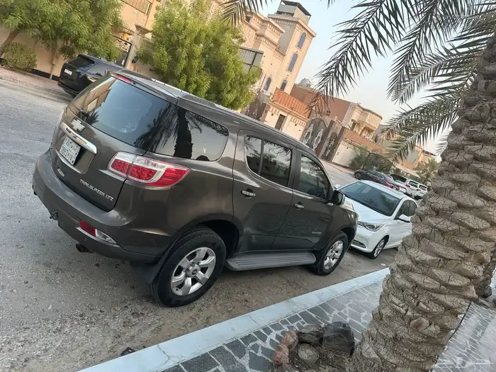 لبيع سيارة شيفورليه بليزر موديل 2013 3