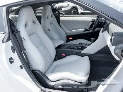 2023 Nissan GT-R 11