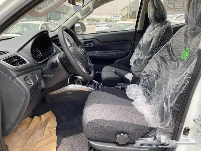 ميتسوبيشي L200 دبل ديزل عادي 2023 8