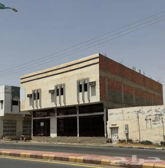 عمارة تجارية في محافظة بيشة للبيع 3