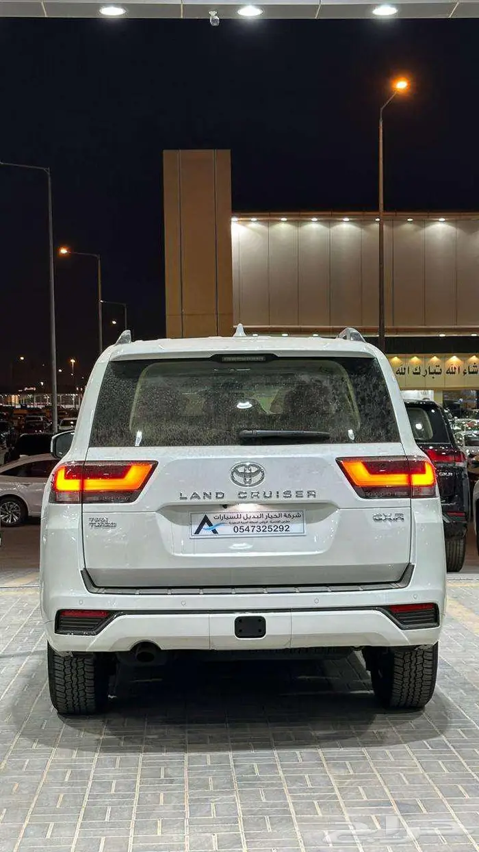 تويوتا لاندكروزر GXR2 بنزين 2025 3