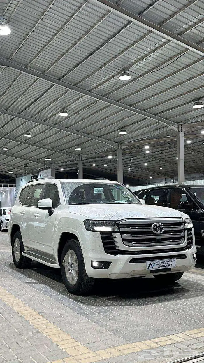 تويوتا لاندكروزر GXR2 بنزين 2025 0