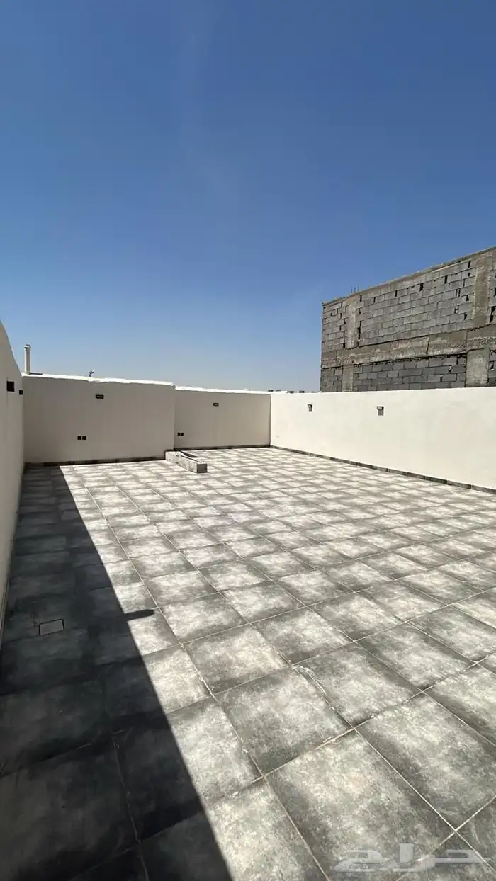 فيلا للبيع حي باقدو مساحة الارض 300 12