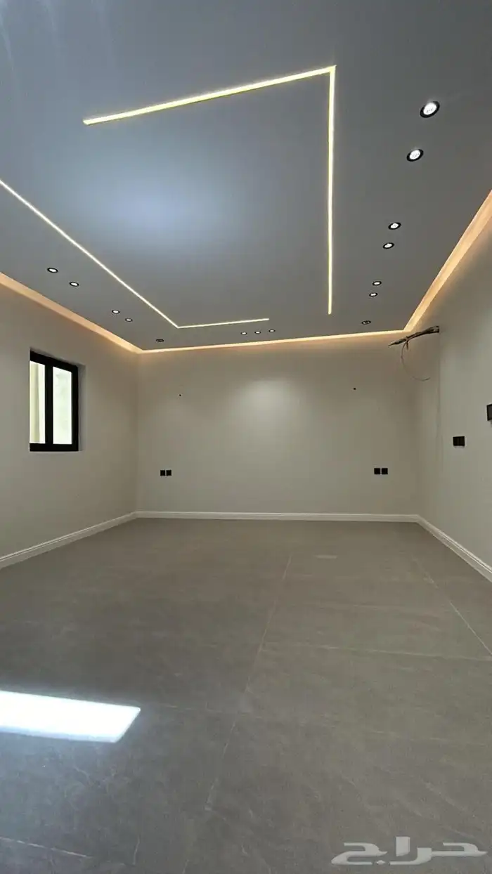 فيلا للبيع حي باقدو مساحة الارض 300 9
