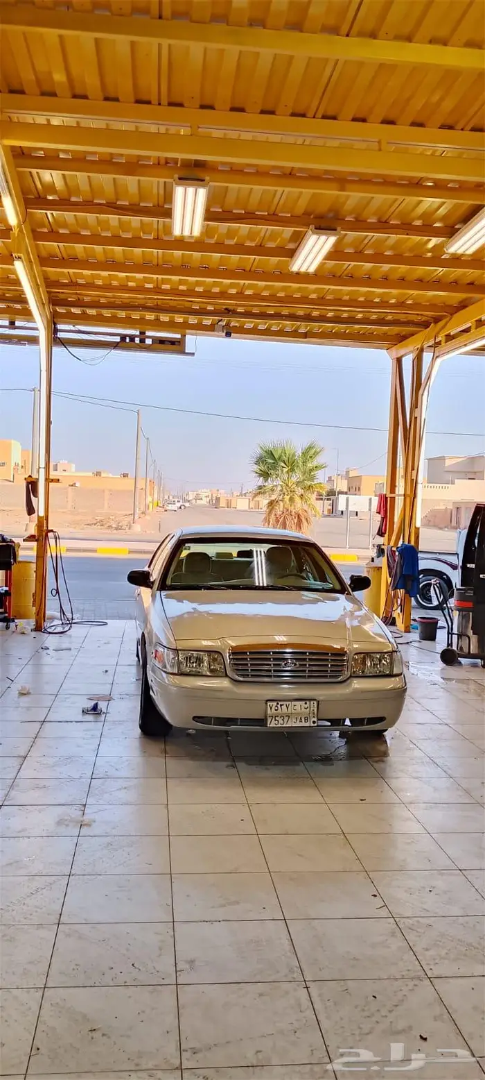 فورد فكتوريا 2010 1