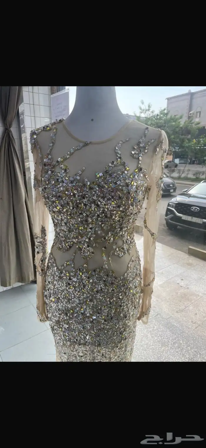 فستان فخم من جوفاني 0