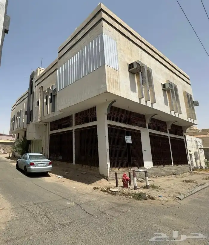 عمارة تجارية في محافظة بيشة للبيع 1