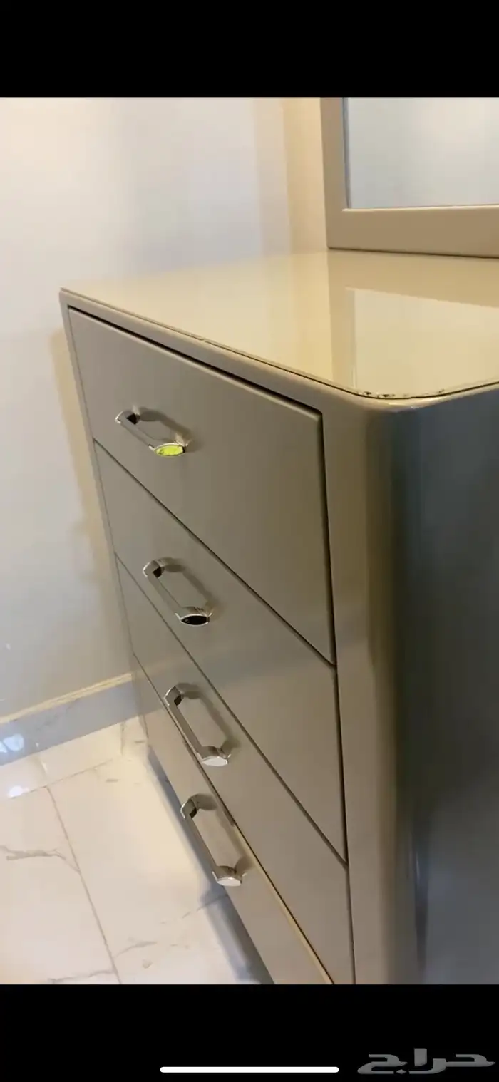 اربع ارفف للبيع 0