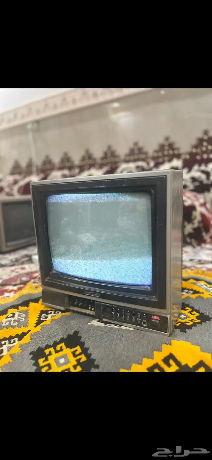 للبيع تلفزيون قديم توشيبا شغال يوجد ملاحضات موضحه حد 100 0