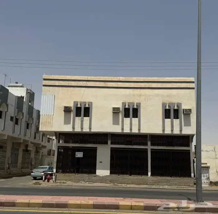 عمارة تجارية في محافظة بيشة للبيع 0
