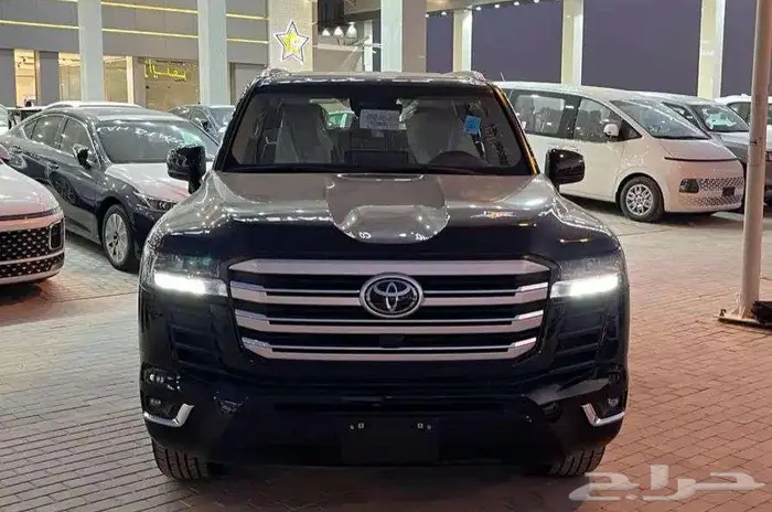 تويوتا لاندكروزر GXR3 بنزين 2025 2