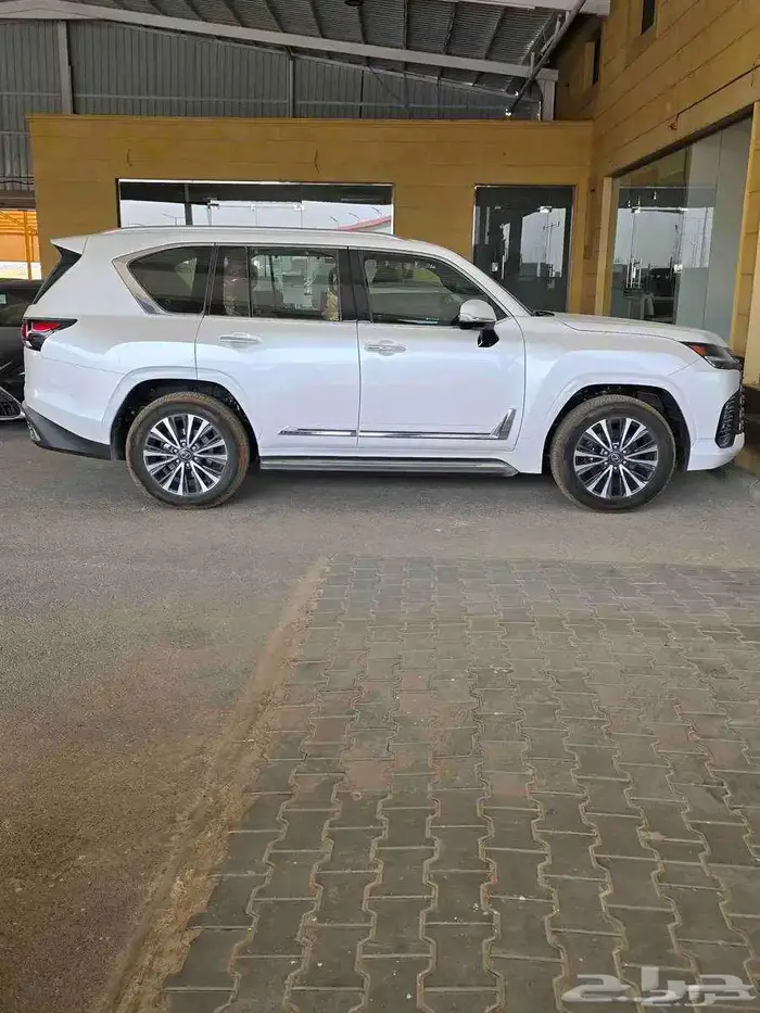 لكزس LX700 BH هايبرد سعودي موديل 2025 اقل سعر 2