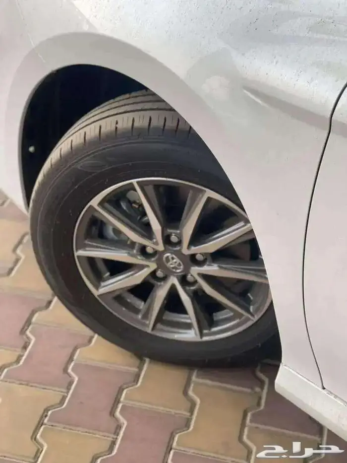 تويوتا كامري E 2025 استلام فوري لدى شركة ابن ذياب للسيارات 5