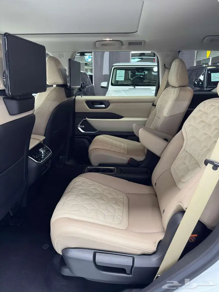 NISSAN ARMADA PLATINUM RESERVE - 2025 - NEW 10