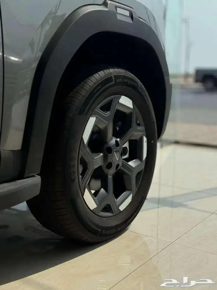 جيتور T1 لاكجري فضي وابيض 2025- 8