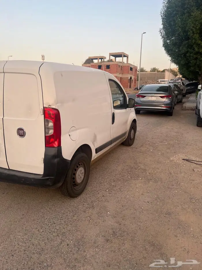 للبيع فان بضاعة فيات 1