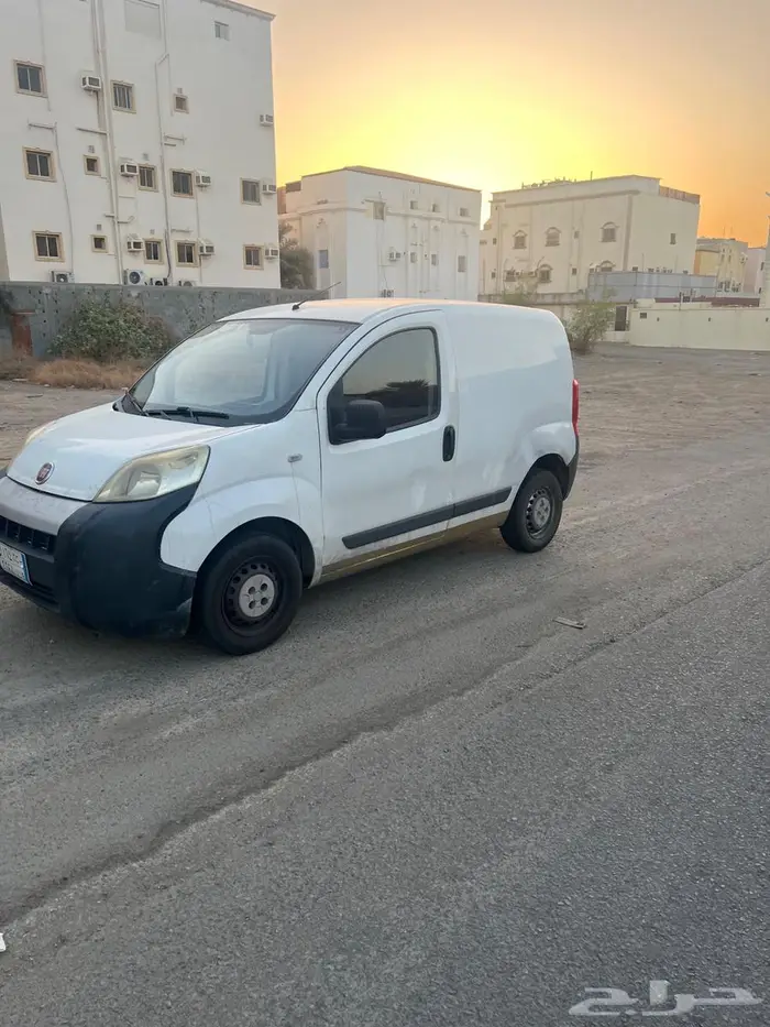 للبيع فان بضاعة فيات 0