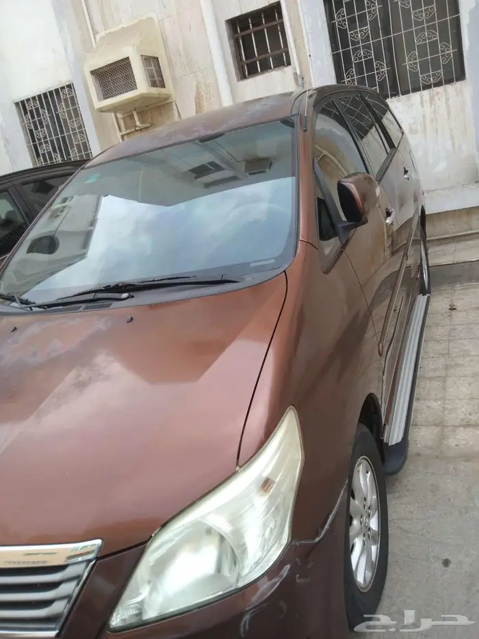 تويوتا انوفا فاغن 2015 8