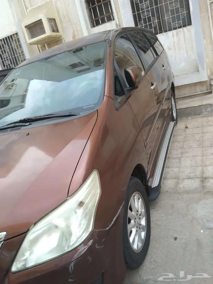 تويوتا انوفا فاغن 2015 5