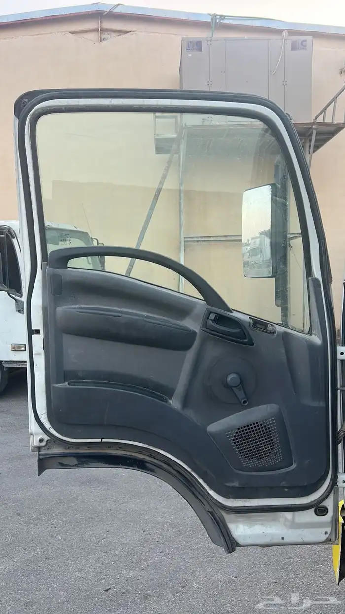 ايسوزو شاص 4.5 مديل 2015 6