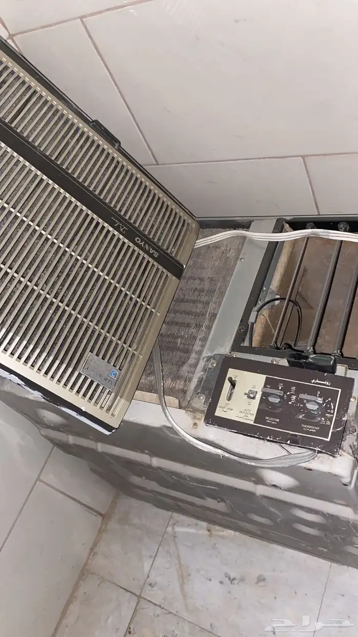 سرير أطفال   مفرشة 3  1   دولاب كتب   مكيف للبيع  ا 0