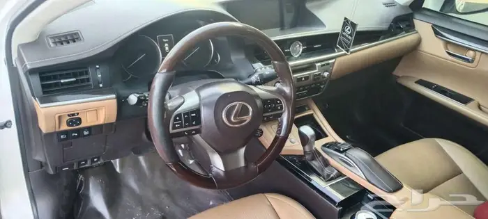 لكزس 4