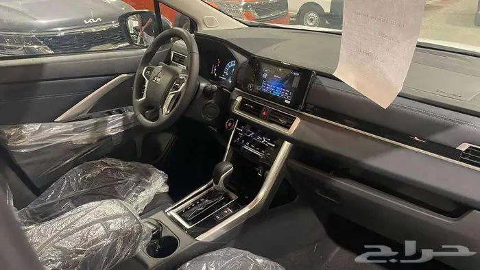 عرض خااص متسوبيشي اكسباندر كروس 2025 فل كامل 5